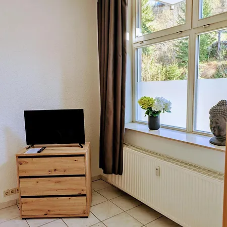 Helle Und Geraeumige Ferien- Und Monteurwohnung Nur Fuer Sie Allein Aujvari Vermietungen