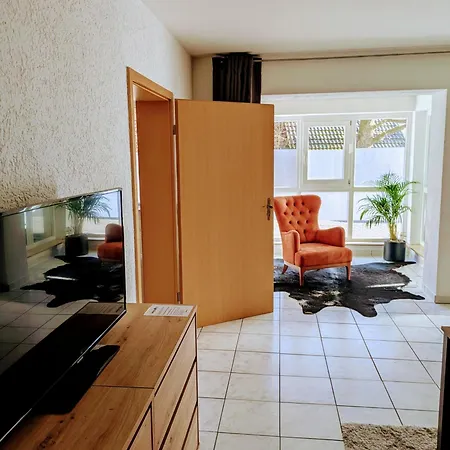 Apartment Helle Und Geraeumige Ferien- Und Monteurwohnung Nur Fuer Sie Allein Aujvari Vermietungen *