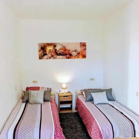 Helle Und Geraeumige Ferien- Und Monteurwohnung Nur Fuer Sie Allein Aujvari Vermietungen