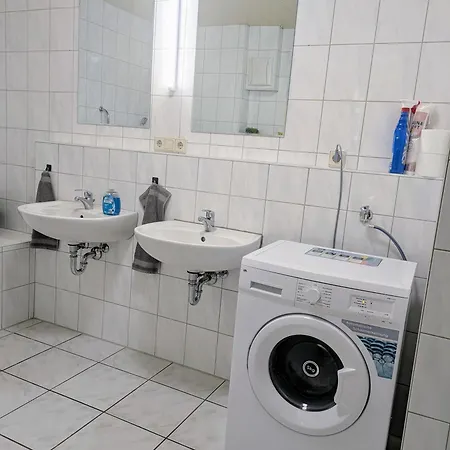 Apartment Helle Und Geraeumige Ferien- Und Monteurwohnung Nur Fuer Sie Allein Aujvari Vermietungen *