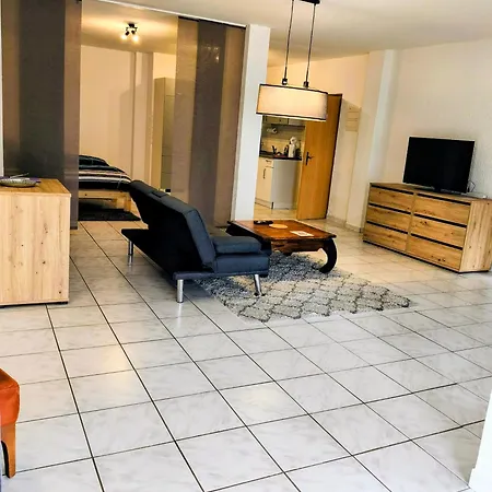 Helle Und Geraeumige Ferien- Und Monteurwohnung Nur Fuer Sie Allein Aujvari Vermietungen * Spiegelberg